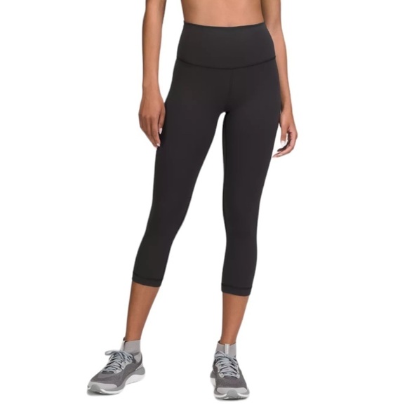 Lululemon - Wunder Under Crop (Hi-Rise) 21” Legging Yoga Capri Pants Black Sz 2 - Picture 1 of 9